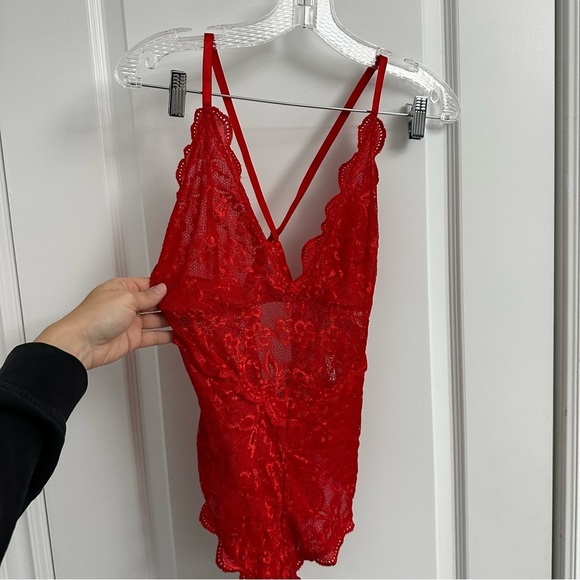 ⛄️ Gorgeous Red Lingerie Teddy Trim Bodysuit​​​​ - Picture 5 of 7